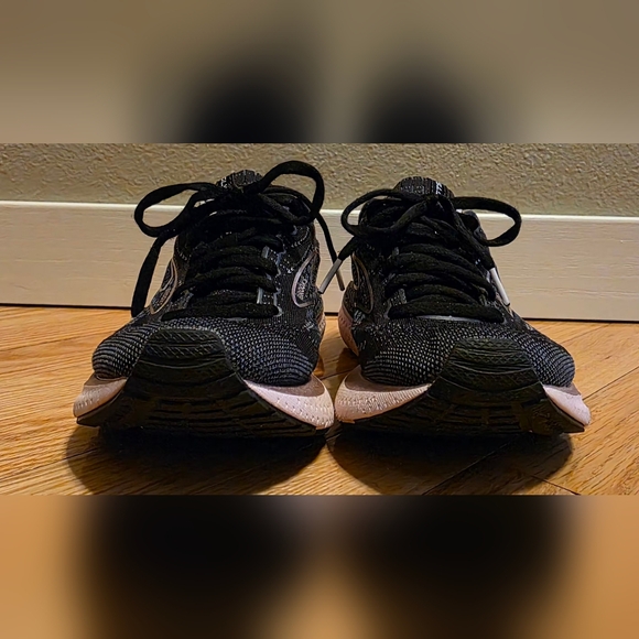 Brooks Women's 7 Glycerin GTS 19 Black and Pink Running Shoes EUC - Picture 10 of 12